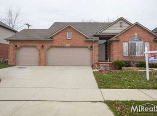 49336 Kilkenny Dr, Macomb, MI 48044
