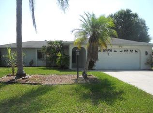 1439 Georgetowne Dr, Sarasota, FL 34232