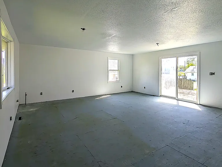 3307 Hoover Ave — Photo 5