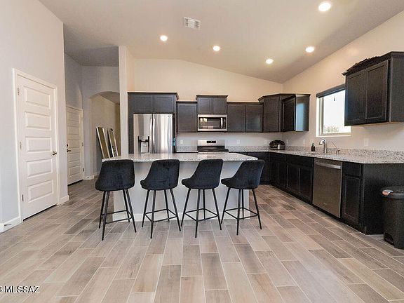 3rd image of 501 W Camino Del Toro