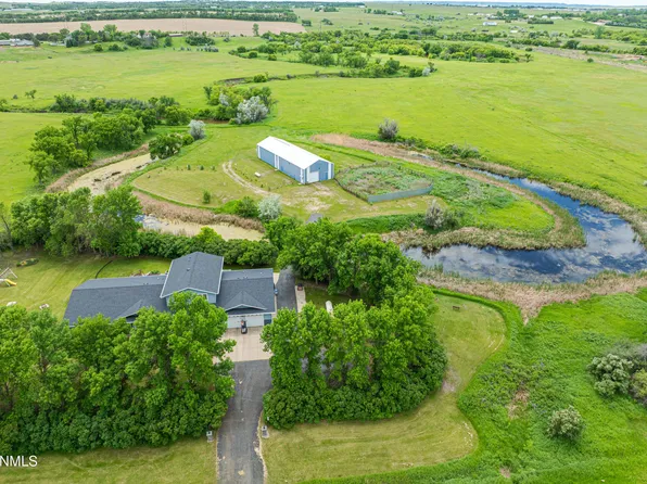 8301 Apple Creek Rd, Bismarck, ND 58504