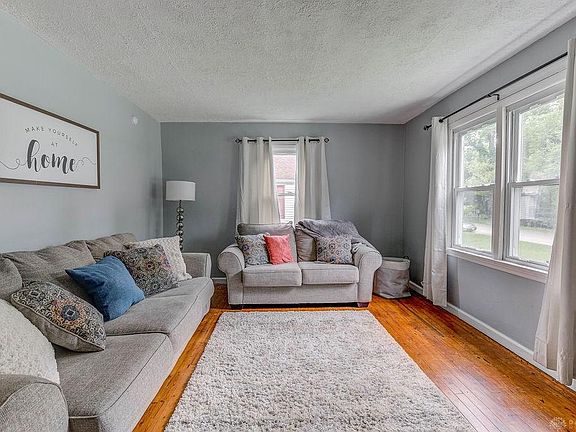 3rd image of 212 Walnut St