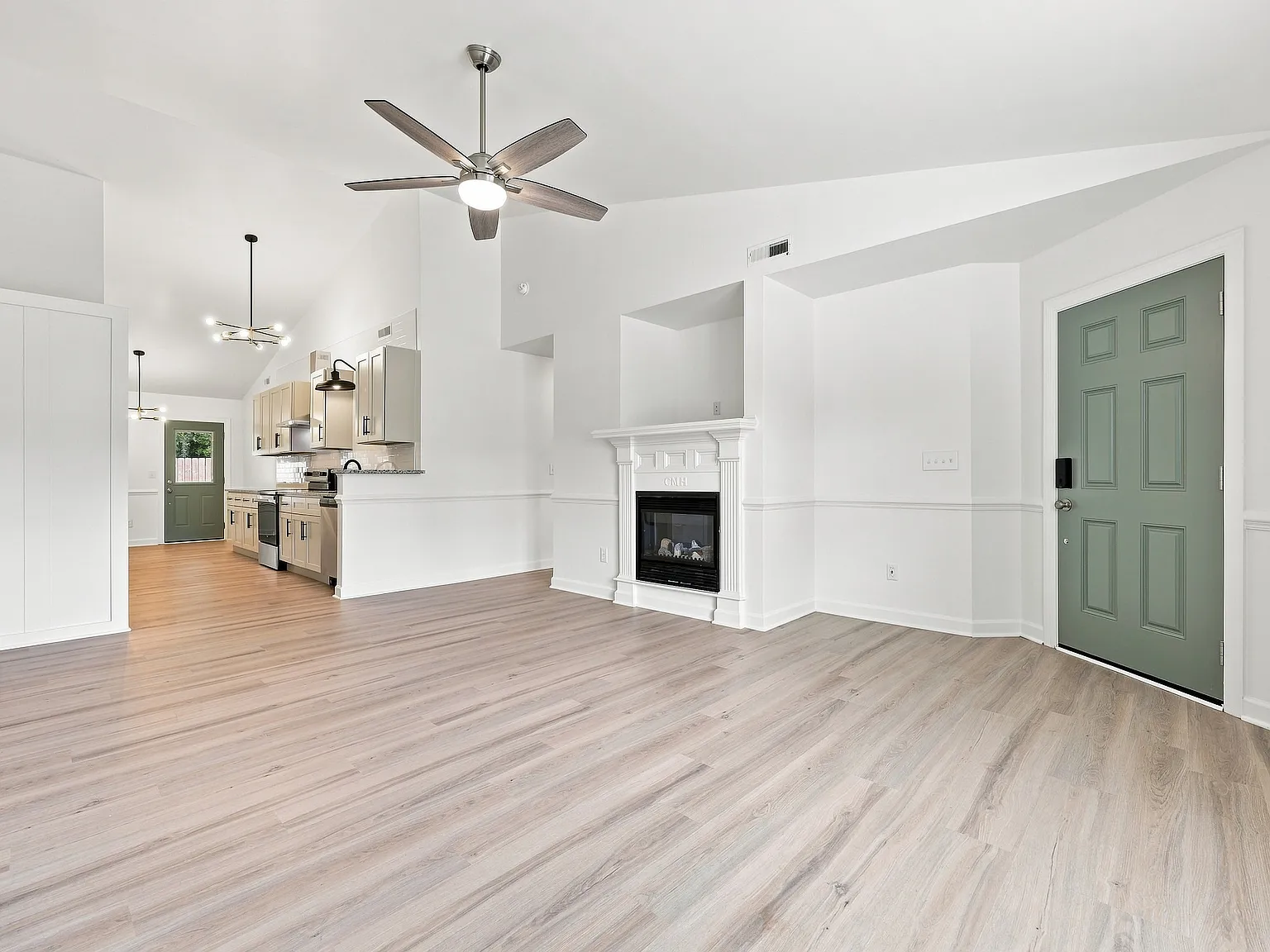 3 bed, 1232 sqft, $1,500 — Photo 4