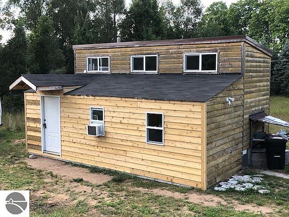 3rd image of 653 W Elder Rd