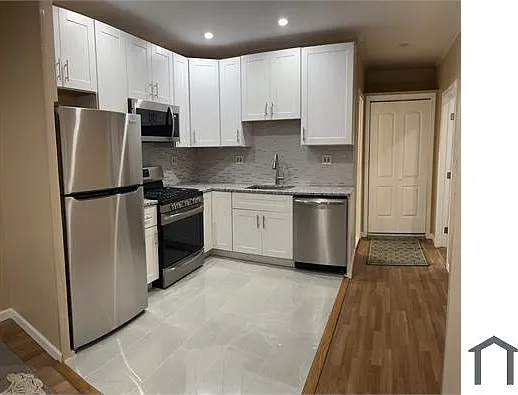 2 bed, $1,882 — Photo 1