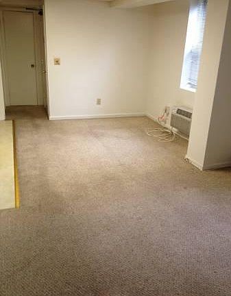 4th image of 138 Woodside Grn APT 6