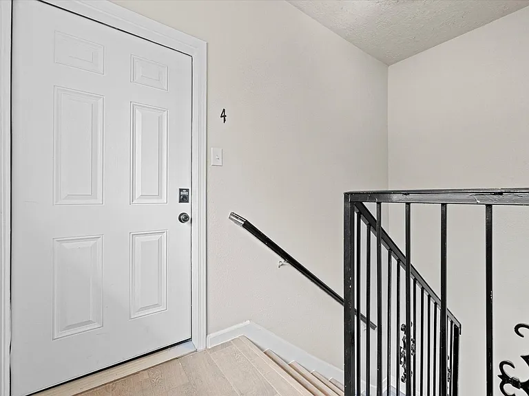 1119 Waugh Dr #4 — Photo 15