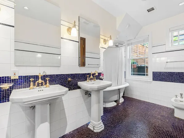 316 East 59th Street image 11 of 13