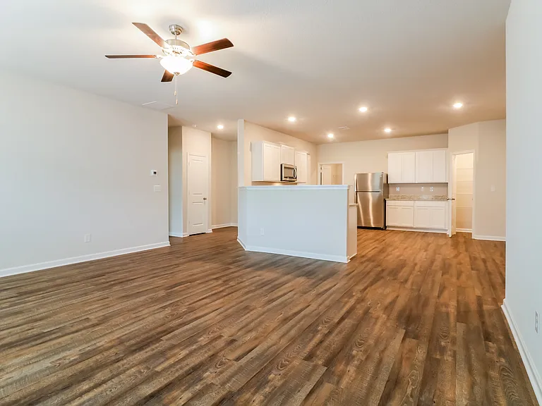 3359 Bridgewood Dr — Photo 3