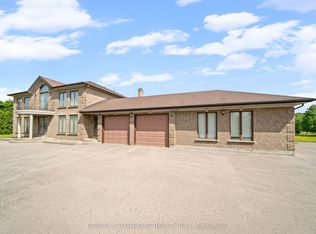 4047 Countryside Dr E, Brampton, ON L6P 0T4