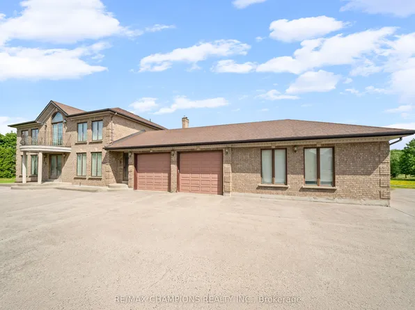 4047 Countryside Dr E, Brampton, ON L6P 0T4