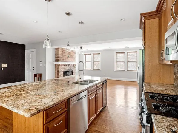 319 N Taylor Ave Unit C, Saint Louis, MO 63108