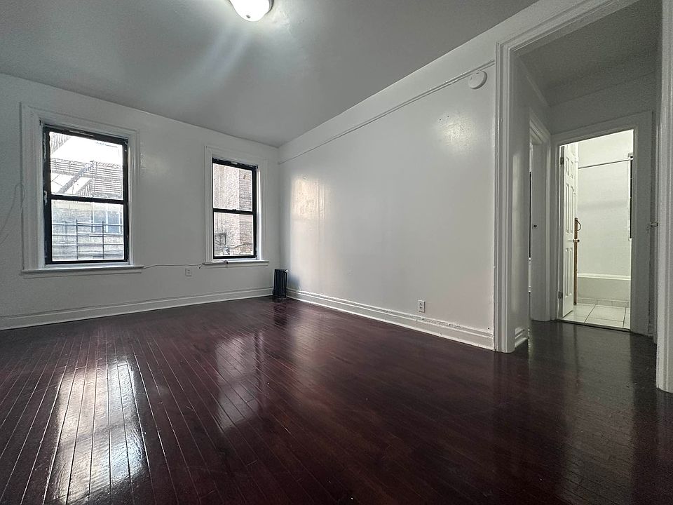 1st image of 549 Isham St APT 7