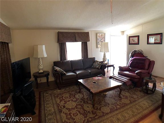 5th image of 335 Sir George Dr