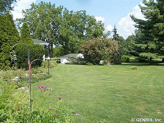 4th image of 2769 Garden St