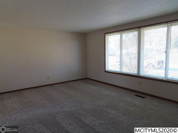 3rd image of 1921 S Grover Ave