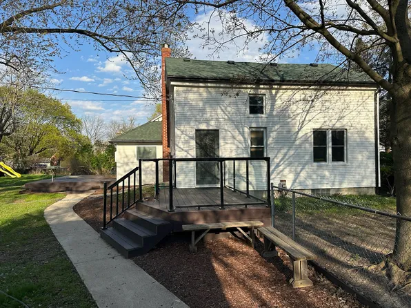 720 W Commerce Rd, Commerce Township, MI 48382