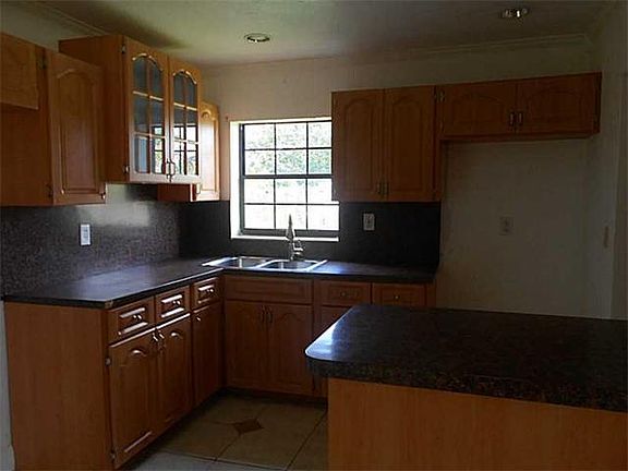 5th image of 3348 Nw 180 St