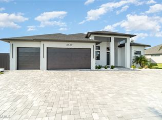 2519 Gleason Parkway Cpe, Coral, FL 33914