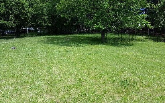 2nd image of 1702 Meadowview Ln