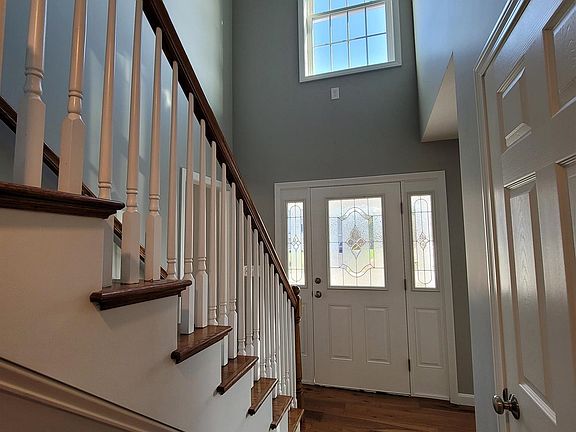 3rd image of 20 Peregrine Way #20