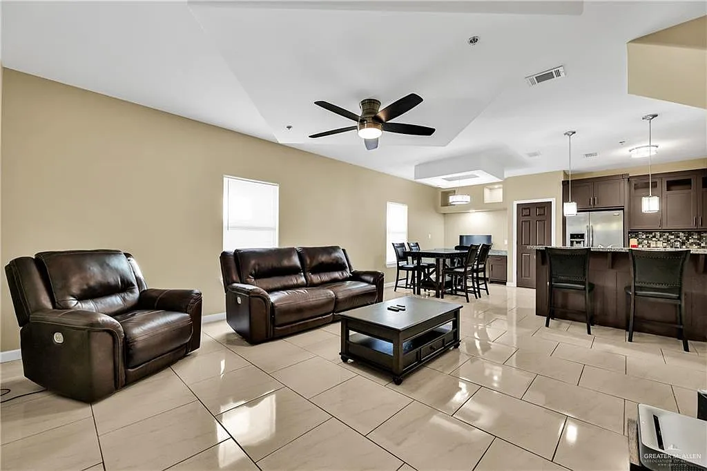 2 bed, 2.5 bath, 1185 sqft, $1,800 — Photo 2