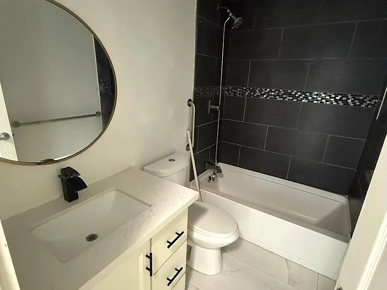 2811 Pompeii St — Photo 11