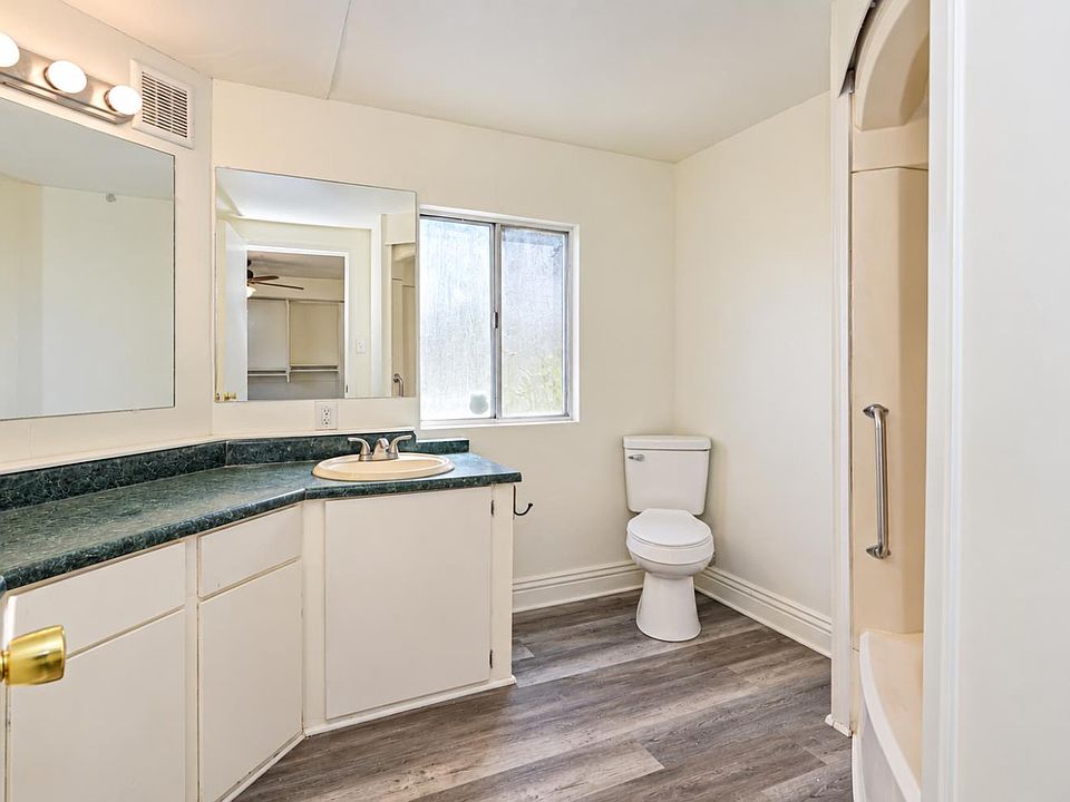 16th image of 4121 Chesapeake Ln