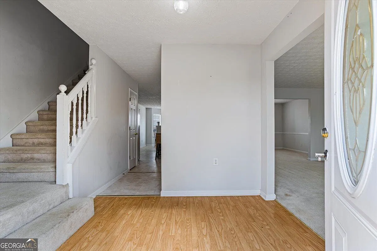 4 bed, 2.5 bath, 2627 sqft, $2,200 — Photo 3