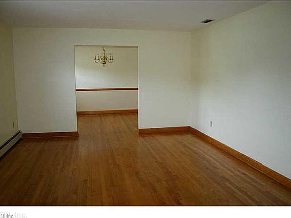 3rd image of 236 S Parliament Dr