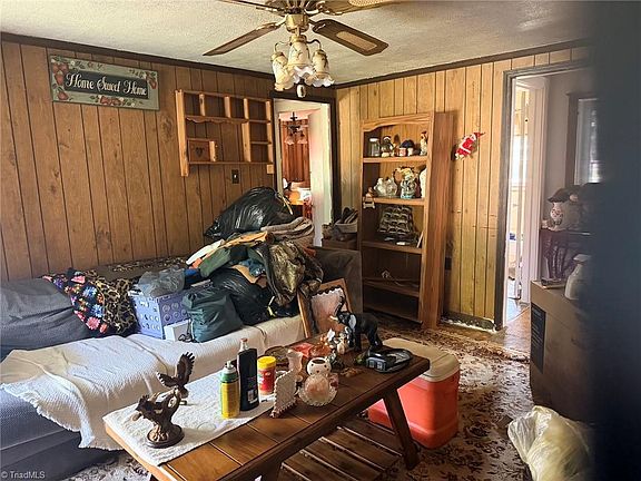 2nd image of 112 Hardwick Ln