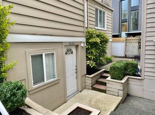 2432 Dexter Ave N APT B, Seattle, WA 98109