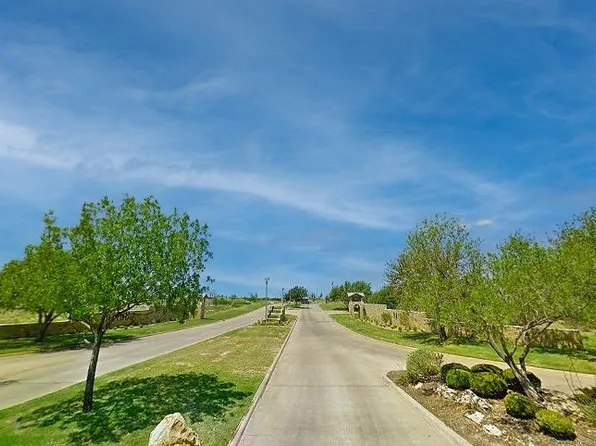 25 Neeleys Slough Dr, Graford, TX 76449