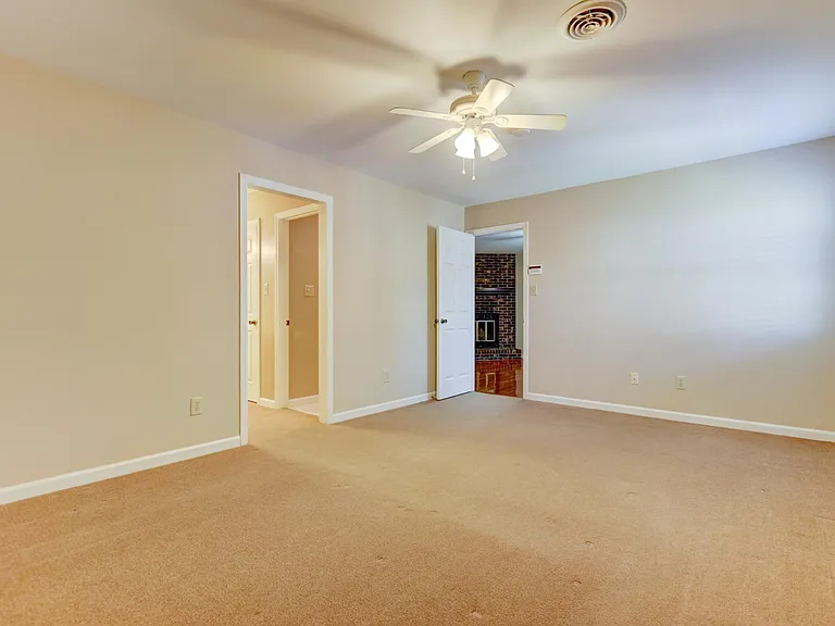 800 Black Rock Cir — Photo 9
