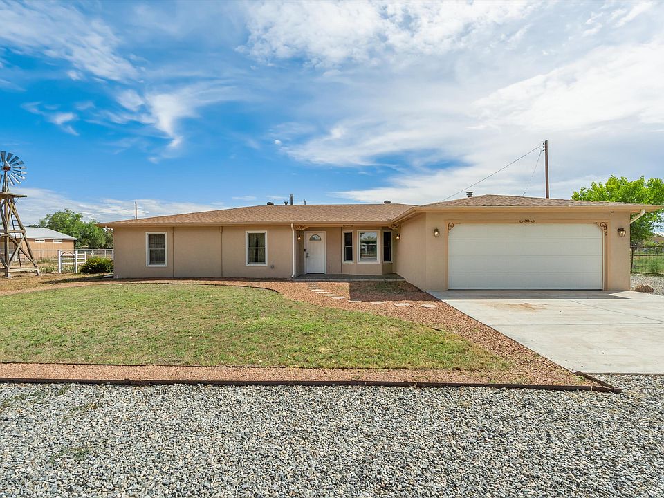 1st image of 15 Mariposa Ln