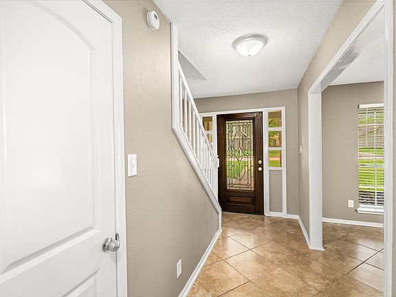 3rd image of 24915 Butterwick Dr