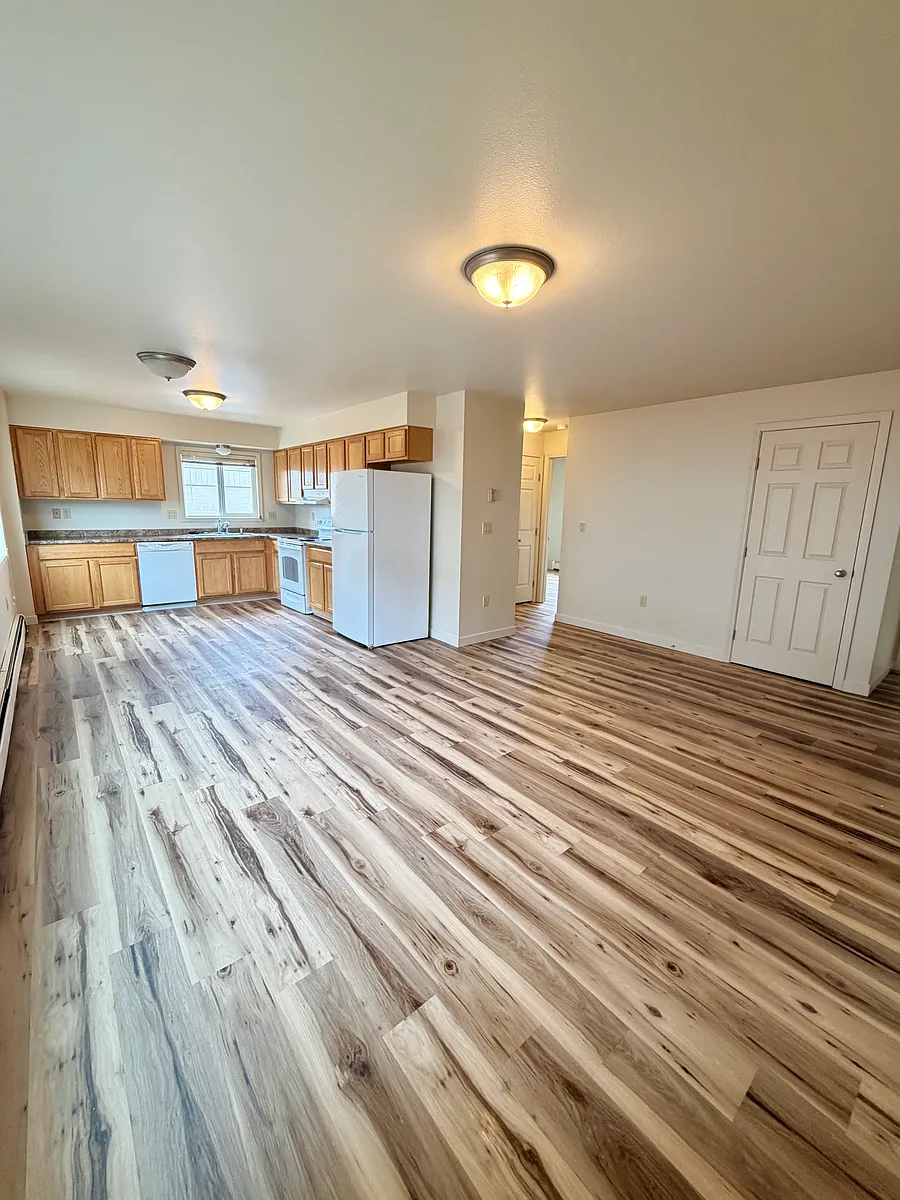 Building Photo - 3420 E 42nd Ave #3