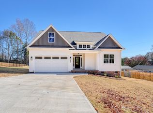 25 Greenbriar Ln, Woodruff, SC 29388