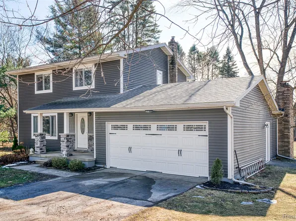 5193 Owen Rd, Linden, MI 48451