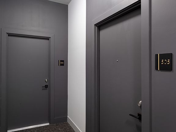 4th image of 2475 W Foster Ave #206