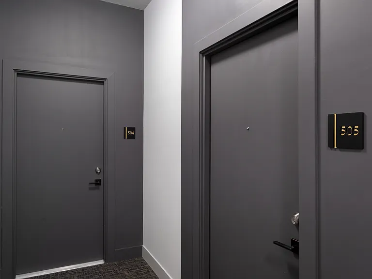 2505 W Farragut Ave #402 — Photo 10