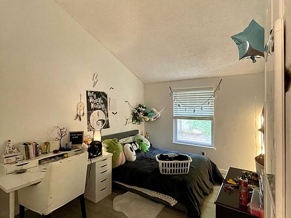 5th image of 6332 S Emporia Cir