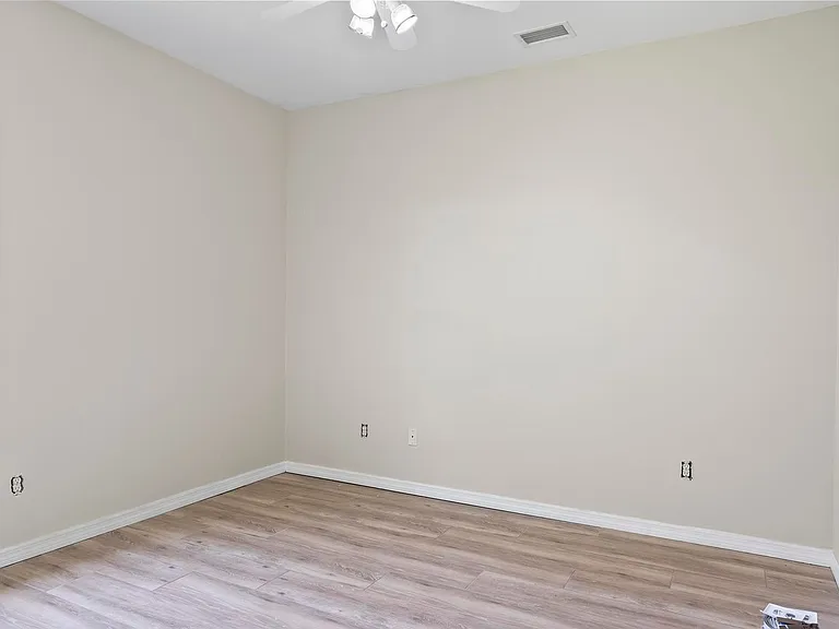 24 Lakecliff Dr — Photo 11