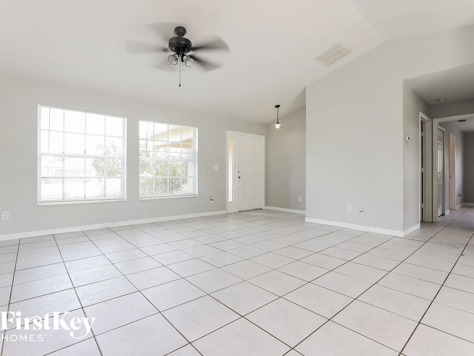 3 bed, 2.0 bath, 1212 sqft, $1,815 — Photo 3
