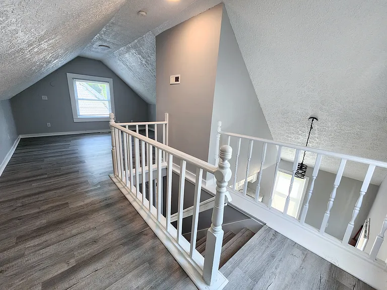 2524 McGuffey Rd — Photo 14