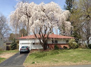 34 E Normandy Dr, West Hartford, CT 06107