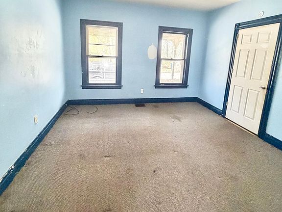 5th image of 174 Hazel St #1
