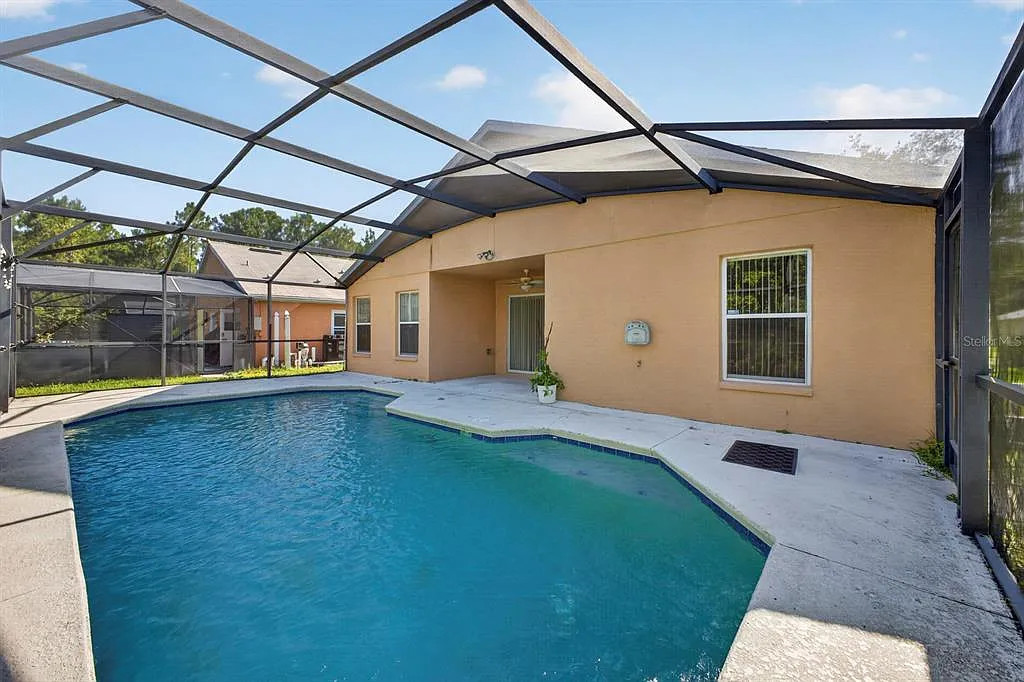 5 bed, 3.0 bath, 1662 sqft, $2,350 — Photo 3