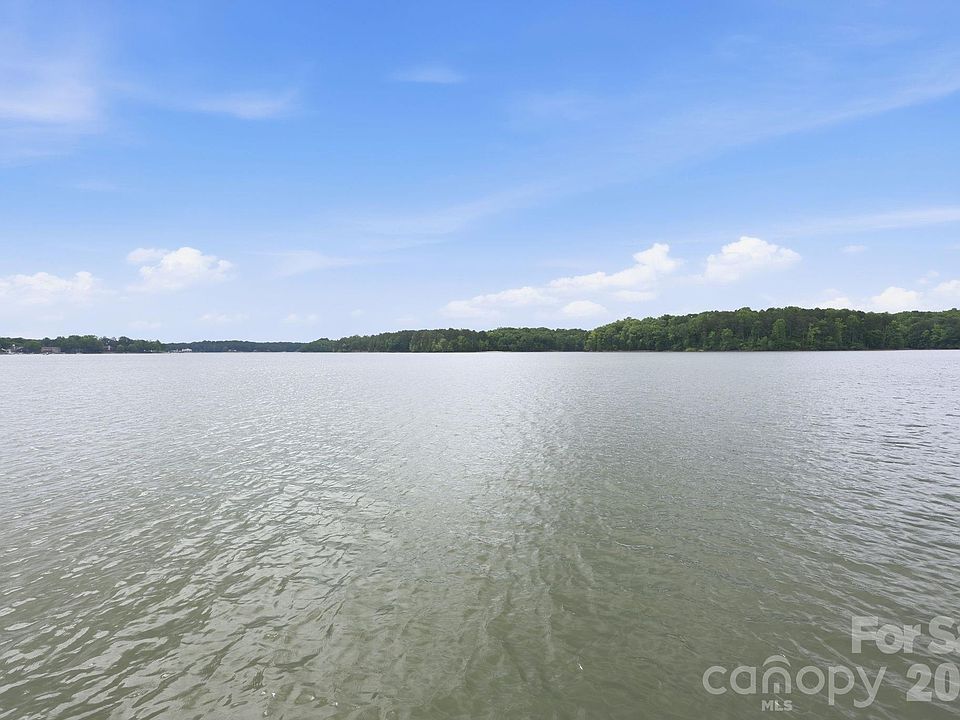 1st image of 420 Skysail Rd