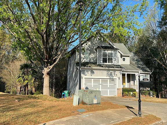 3rd image of 1544 Boulder Walk Way SE